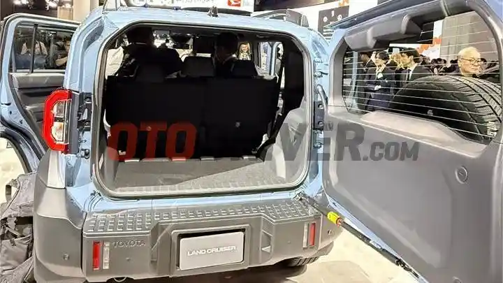 Foto - Siap-Siap Menyambut Land Cruiser FJ