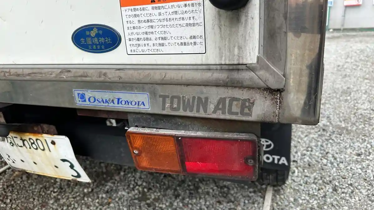 Foto - Melihat Perbedaan Toyota Lite Ace Dengan Daihatsu Gran Max