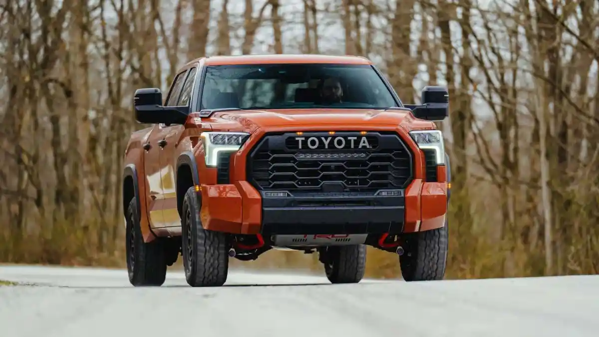 Foto - Toyota Siapkan Rival Ford Raptor. Dilabeli Sebagai TRD Hammer