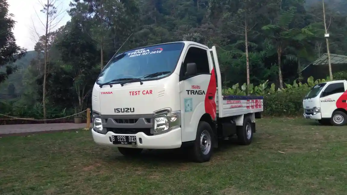 Pikap - Mencoba Isuzu Traga, Ancaman Serius Bagi L300