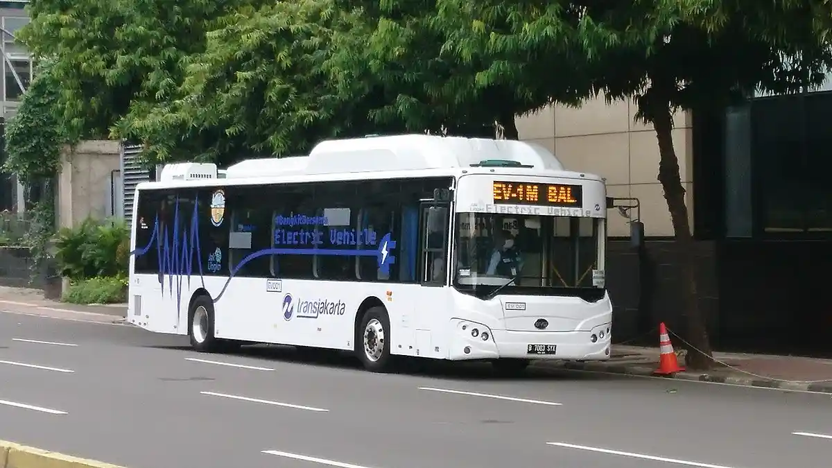 Bus - Bus Listrik VKTR Sudah Masuk Karoseri Laksana 