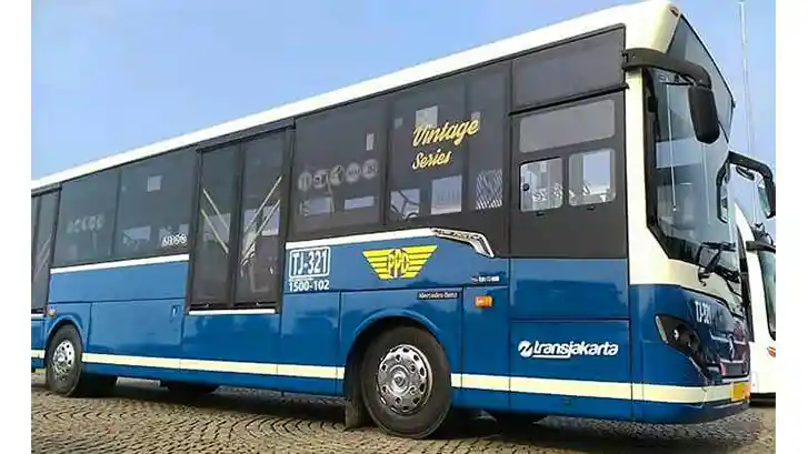 Bus - Membangkitkan Memori Lama Lewat Livery Vintage di Armada Transjakarta