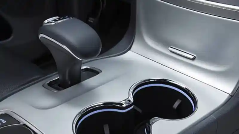 Berita - Terlalu Canggih, Tuas Transmisi Jeep, Dodge, Chrysler Dianggap Membahayakan