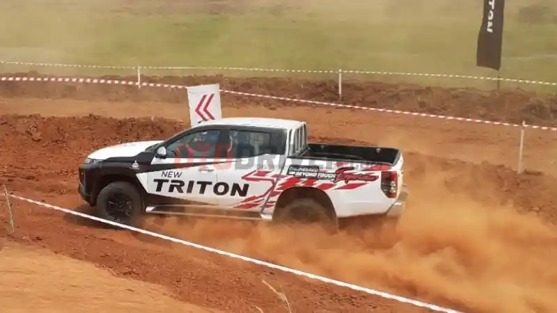 Foto - Mau Test Drive Triton 'Berwajah Xpander' di Trek Off Road? Segera Datangi Acara ini