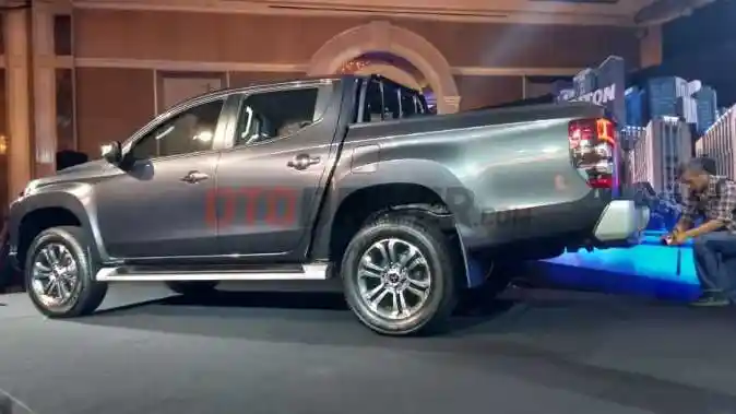 Foto - Dibanderol Nyaris 1/2 Milyar, Apa Keunggulan New Triton Ultimate?