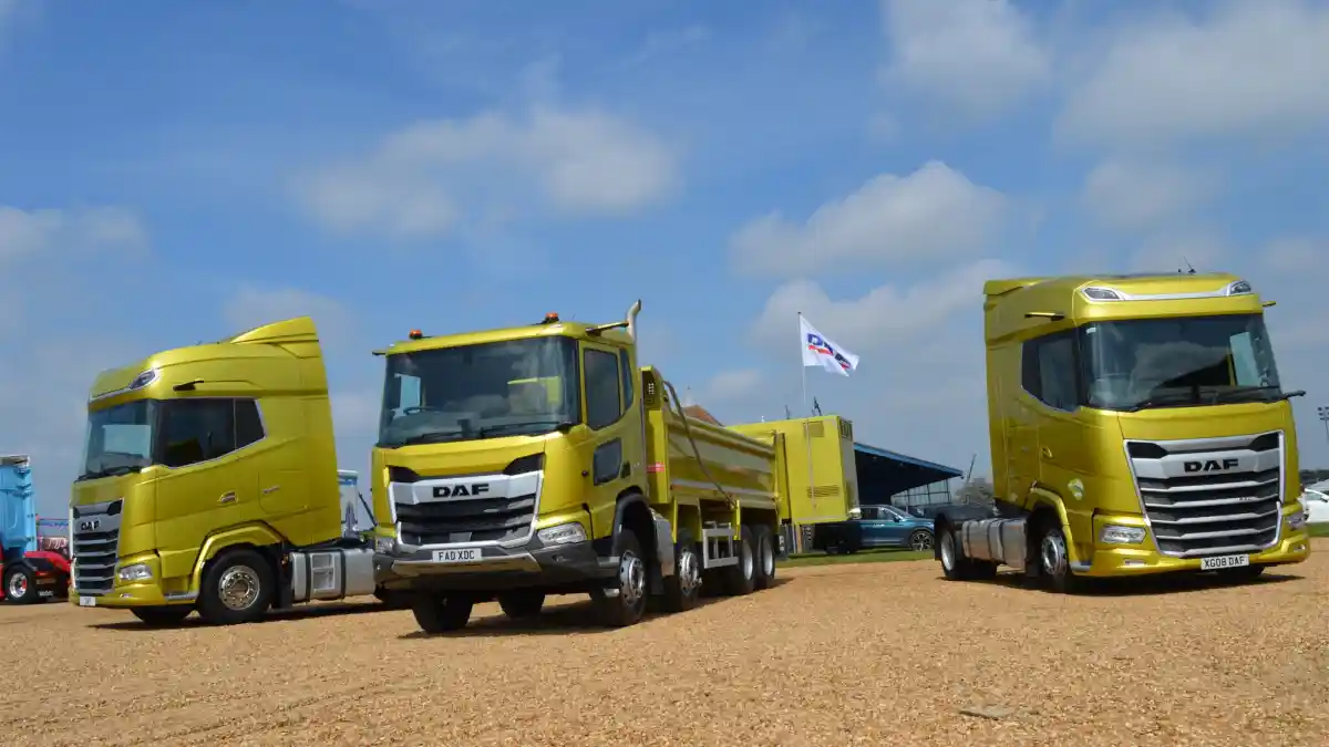 Foto - Truckfest, Nongkrongnya Anak Truk