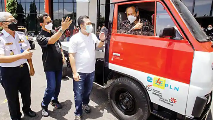 Truk - Mobil Toko : Truk Listrik Buatan Institut Teknologi Telkom Surabaya