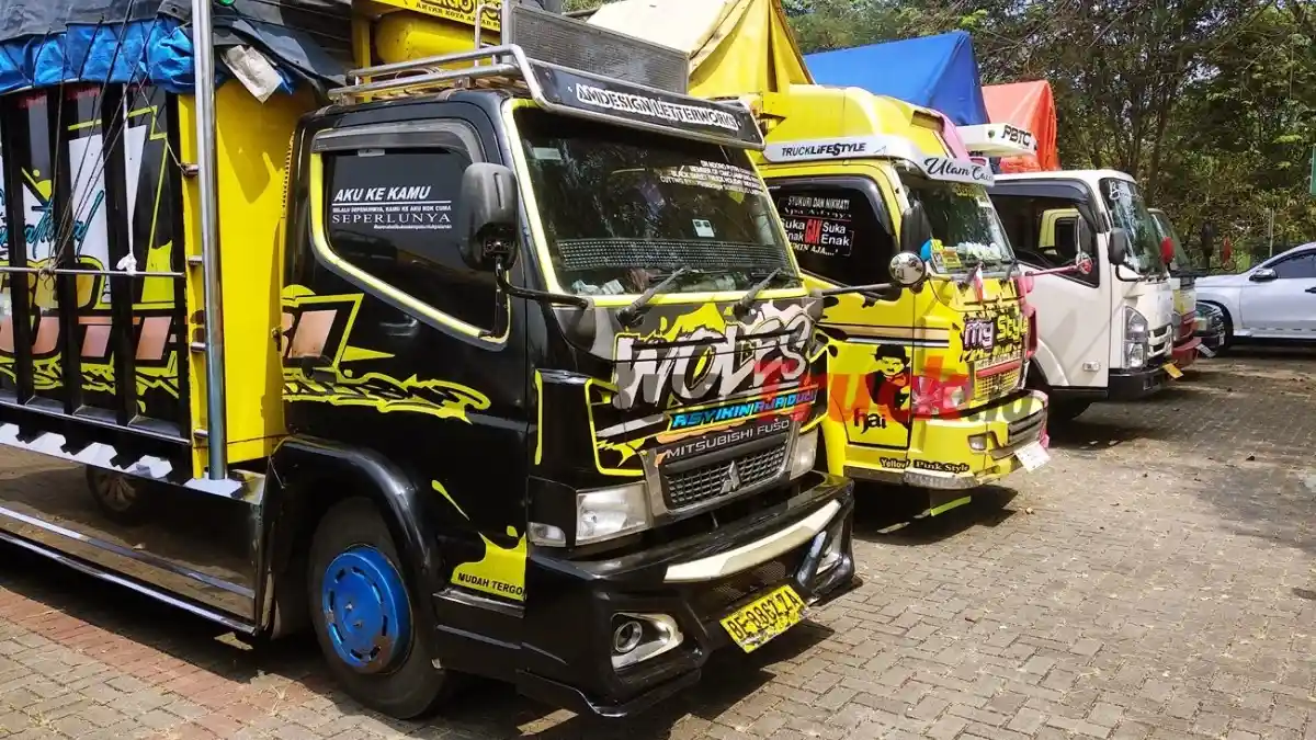 Foto - Suku Cadang Asli Mitsubishi Fuso Kini Bisa Dibeli Lewat Tokopedia, Shopee Dan Lazada