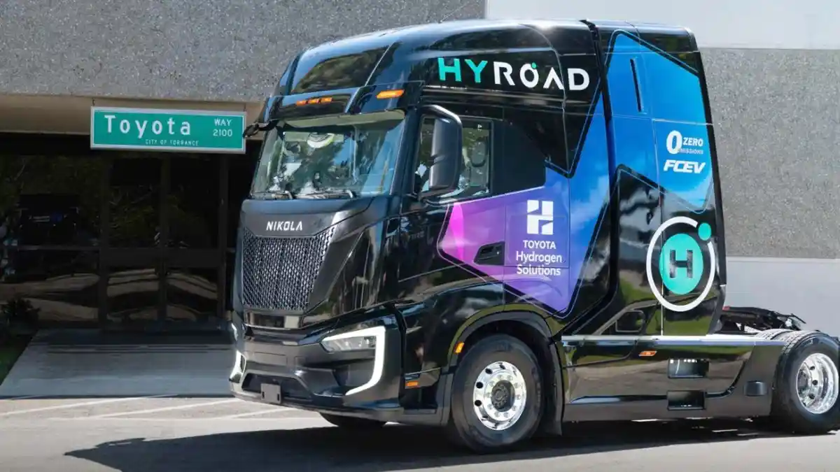 Foto - Toyota dan Isuzu Bikin Truk Hidrogen Berbasis Elf