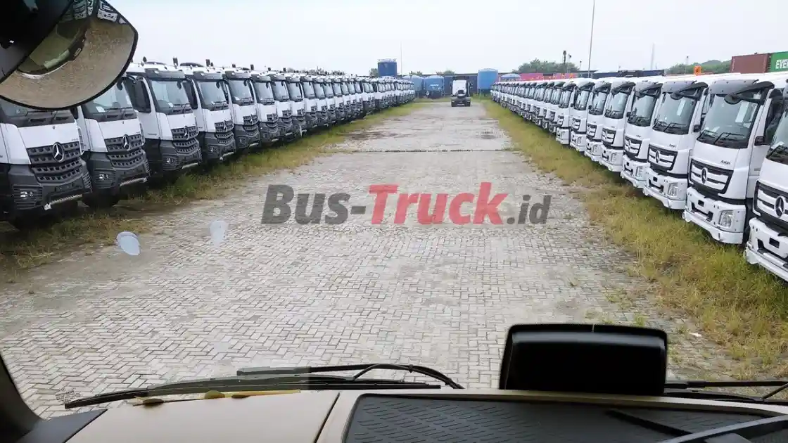 Foto - Dealer Asal Bandung Ini Paling Banyak Merilis Bus Mercedes-Benz Pada Tahun 2024