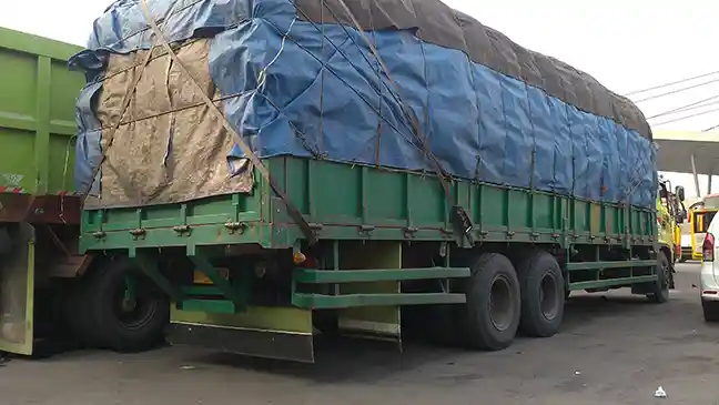 Foto - Jelang Idul Adha Truk 3 Sumbu Dilarang Beroperasi Di 8 Provinsi