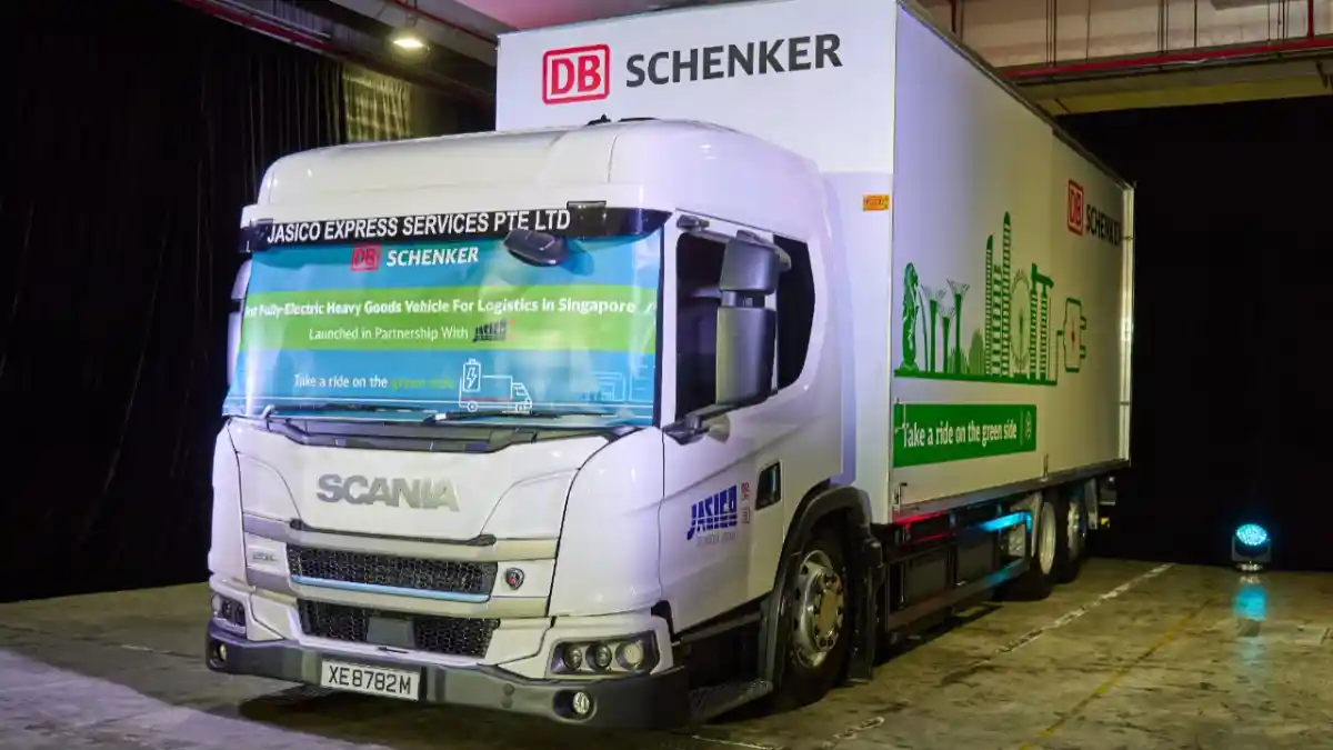 Truk - Truk Scania Listrik Pertama Mendarat di Singapura
