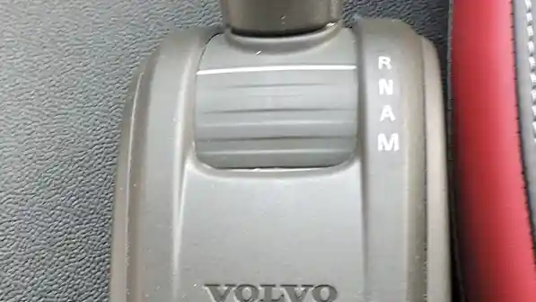 Foto - Volvo Trucks : Perkenalkan Teknologi I-Shift dan Crawler Gears Baru Tingkatkan Performa dan Efisiensi Bahan Bakar