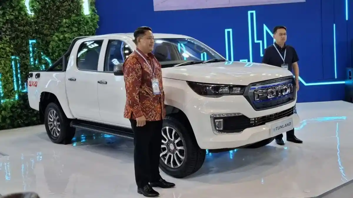 Foto - Foton Luncurkan Double Cabin Bertenaga Listrik Murni