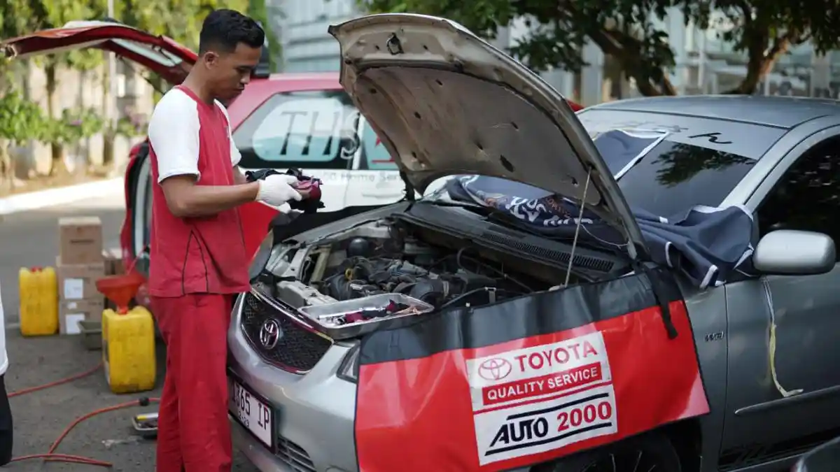 Foto - Rayakan Usia 22 Tahun, TVCI Ajak Anggota Rasakan Langsung Toyota Vios Hybrid