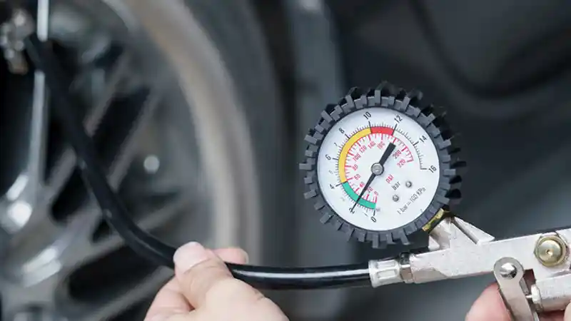 Tips - Cek Tekanan Angin Ban, Perhatikan Waktu Dan Kondisinya