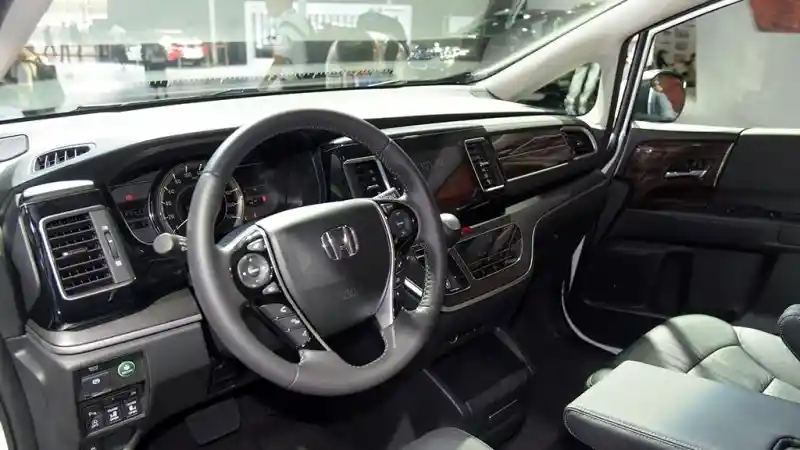 Foto - Honda Menghidupkan Lagi Elysion Untuk Lahap Alphard