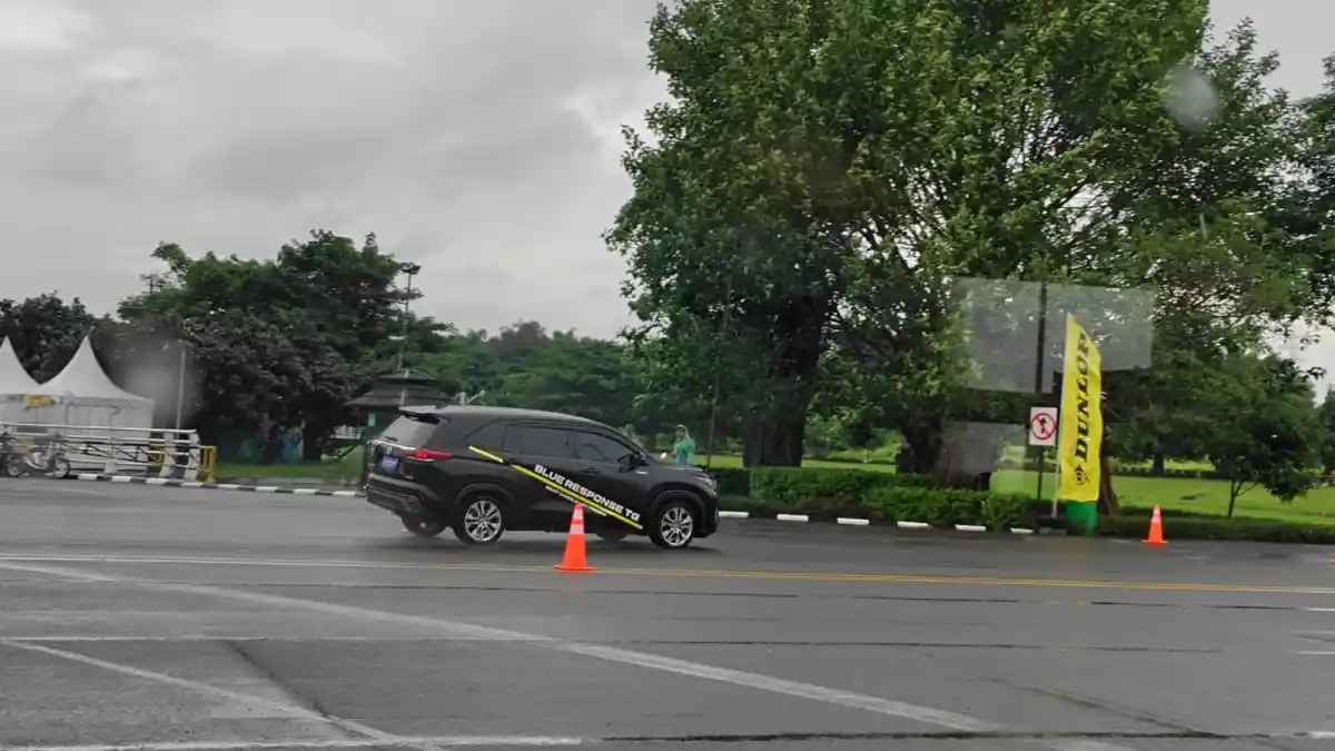 Foto - Dunlop Blue Response TG Hadirkan 34 Ukuran Ban, Apa Saja Keunggulannya?