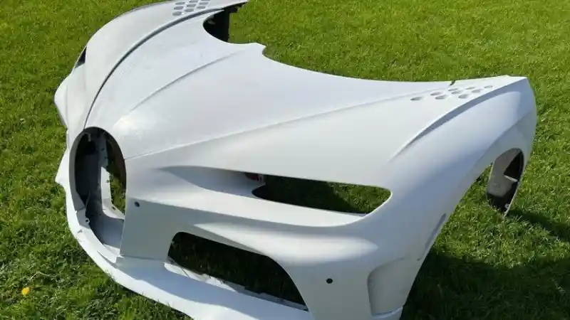 Foto - Wow, Harga Satu Set Body Depan Buggati Chiron Setara Tiga Jeep Wrangler