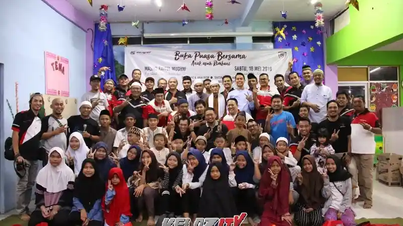 Foto - 3 Aksi Mulia Komunitas Veloz di Ramadhan