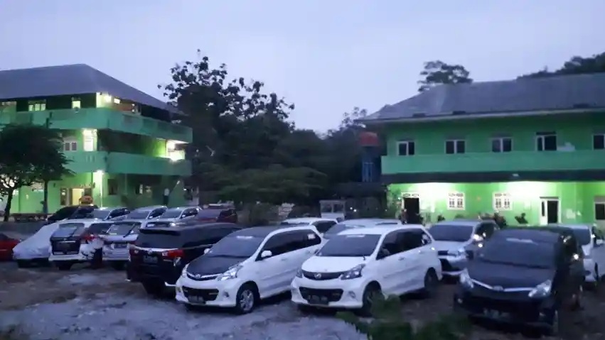 Berita - Komunitas Toyota Veloz Rayakan Anniversary Dengan Baksos