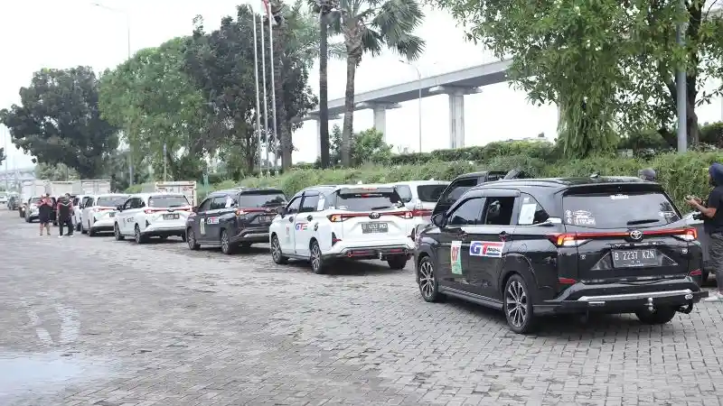 Foto - Toyota Veloz Masih Menjadi Favorit, Ada Banyak Hadiah Kalau Beli Sekarang Termasuk Umroh Gratis