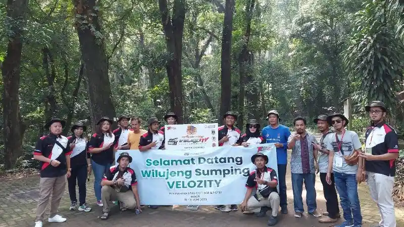 Foto - Rayakan Hari Jadi Ke-11, Velozity Tanam 300 Pohon di Tahura