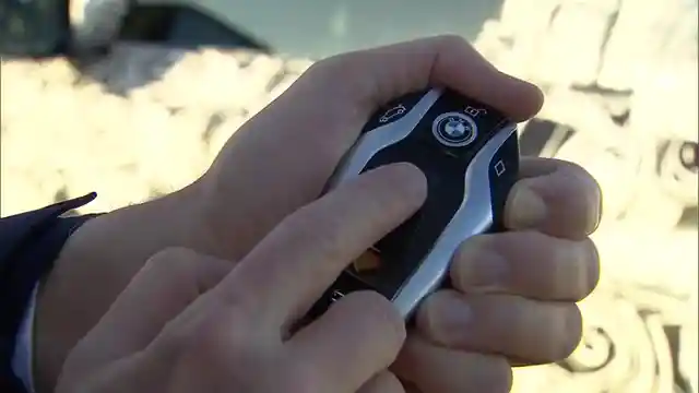 Berita - Remote Kunci Mobil Anda Rusak? Ketahui Beberapa Penyebabnya