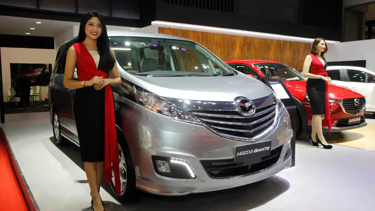 Foto - Komparasi Spek Nissan Serena VS Mazda Biante