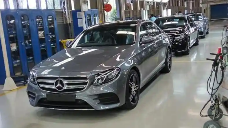 Foto - Hore! Pabrik VW dan Mercedes-Benz Jerman Beroperasi Normal Pekan Depan