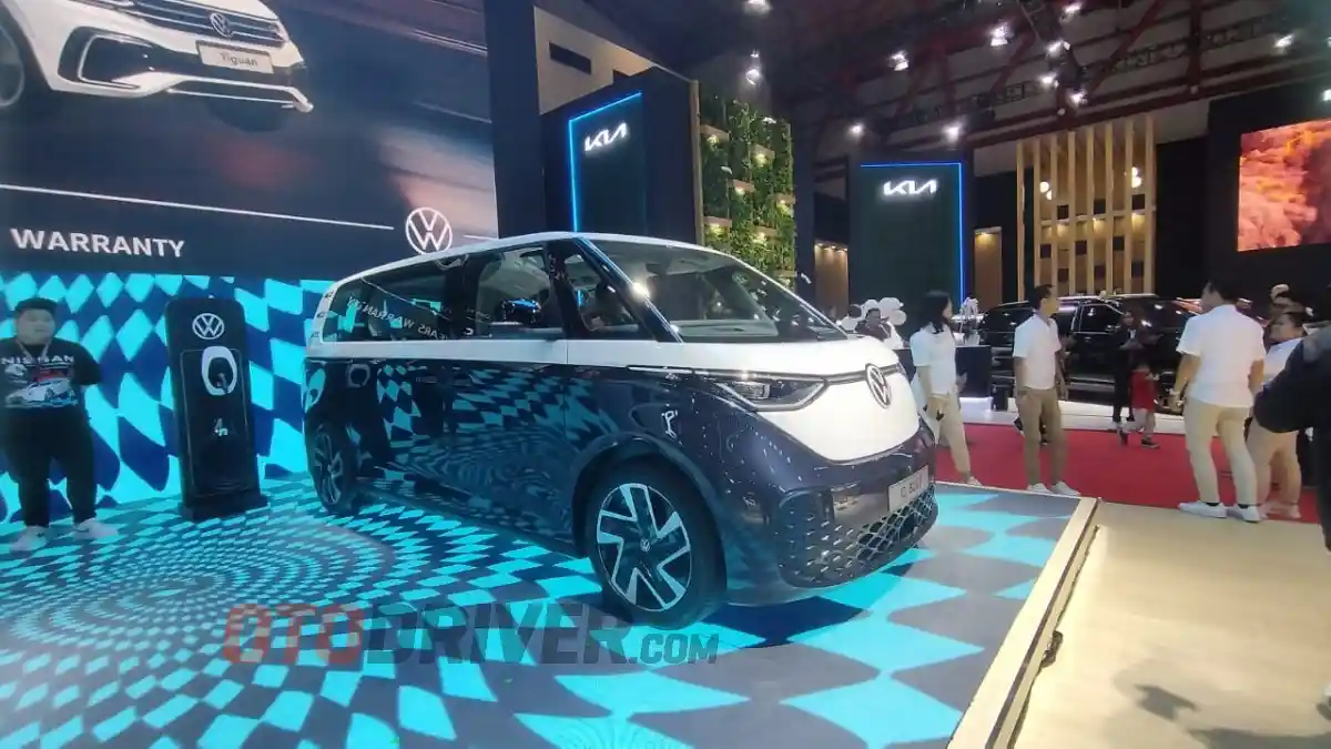 Berita - Volkswagen ID.Buzz LWB Resmi Mengaspal Di Indonesia. Harga Nyaris Rp 1,5 M