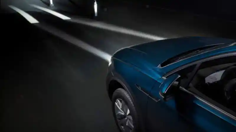 Foto - Volkswagen Ciptakan Lampu Canggih yang Bisa Berkomunikasi