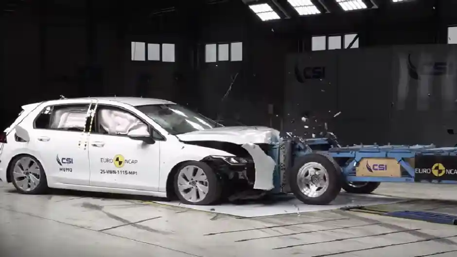 Foto - VIDEO: Crash Test Volkswagen Golf (Euro NCAP)