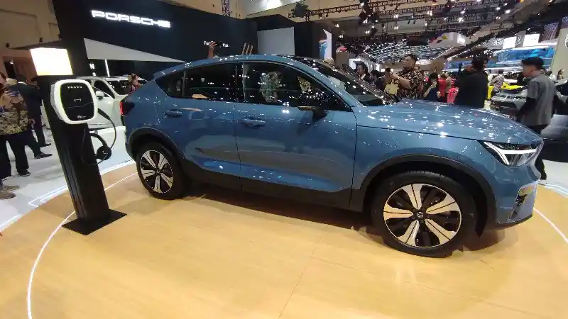 Foto - Volvo C40 Recharge Diperkenalkan di GIIAS 2023