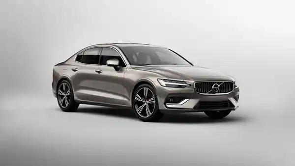Foto - Untuk Pertama Kalinya Volvo S60 Terbaru Hadir Tanpa Opsi Mesin Diesel