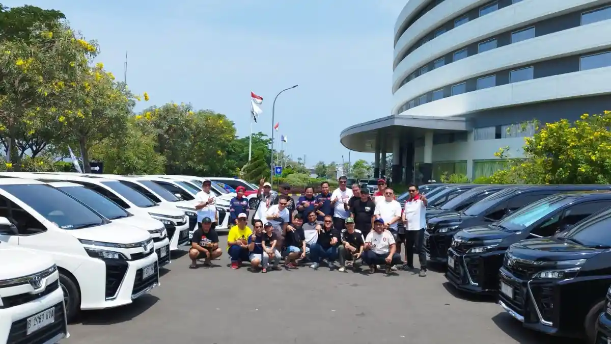 Foto - Keseruan Acara HUT Ke-8 Komunitas Voxy Ke Cirebon