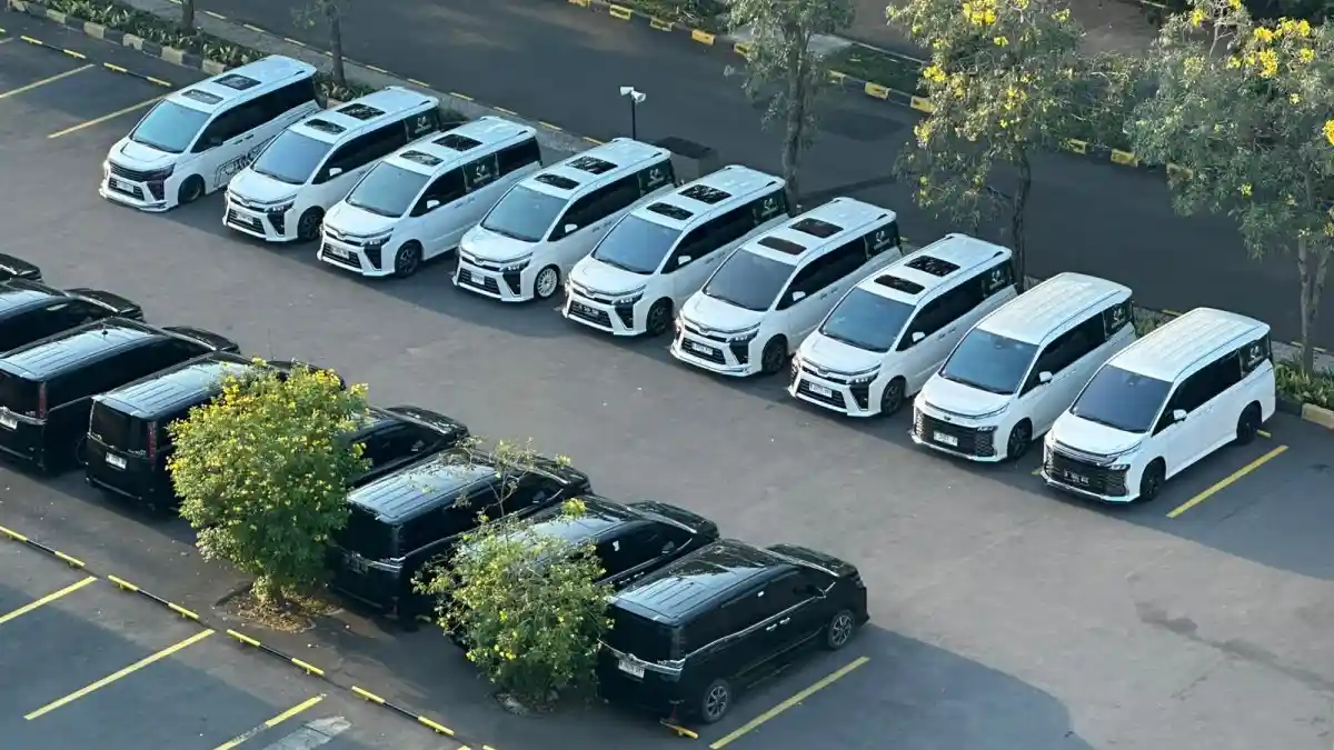 Foto - Keseruan Acara HUT Ke-8 Komunitas Voxy Ke Cirebon