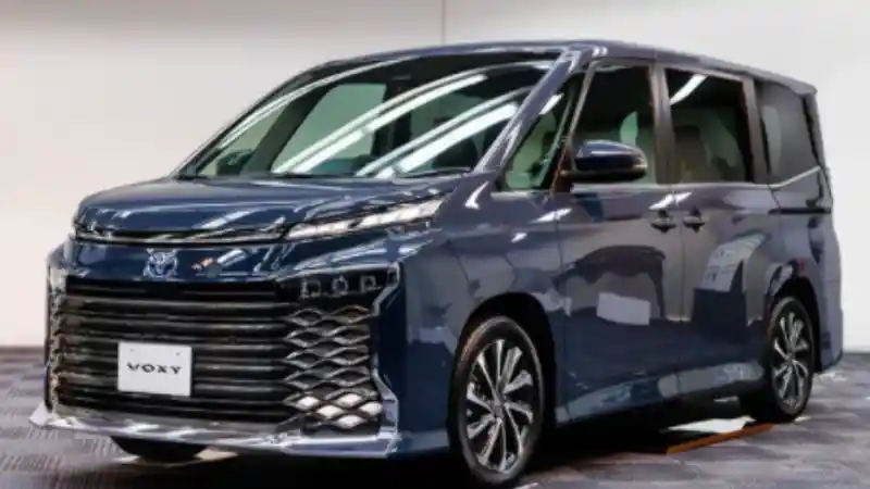 Berita - Toyota Voxy dan Noah Generasi Terbaru Resmi Debut Dunia