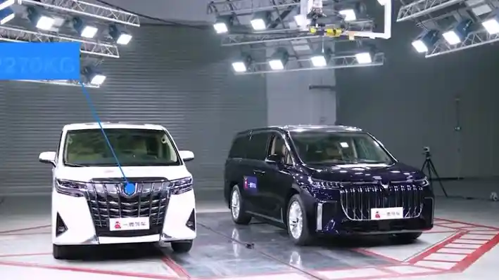 Foto - MPV Mewah Cina Ungguli Toyota Alphard di Uji Tabrak Frontal