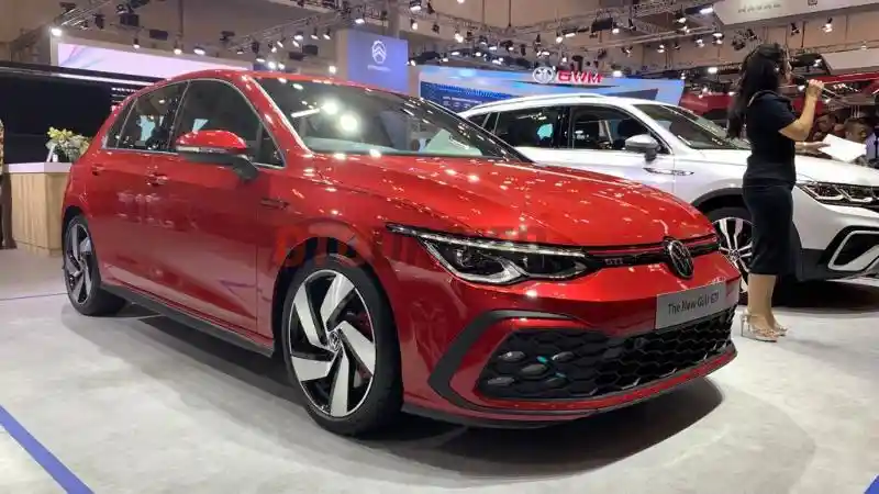 Berita - GALERI: Punya Tampang Ganteng, Lebih Dekat Dengan Volkswagen Golf GTI Mk8