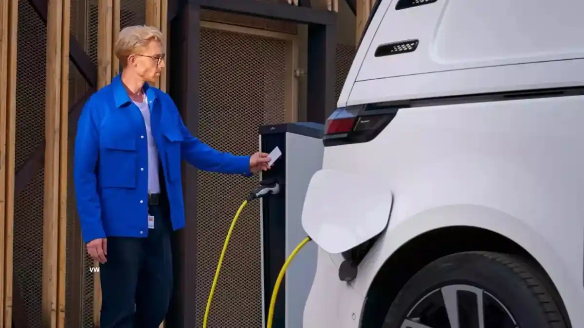 Foto - VW ID. Buzz Cargo Diborong Perusahaan Kargo Irlandia