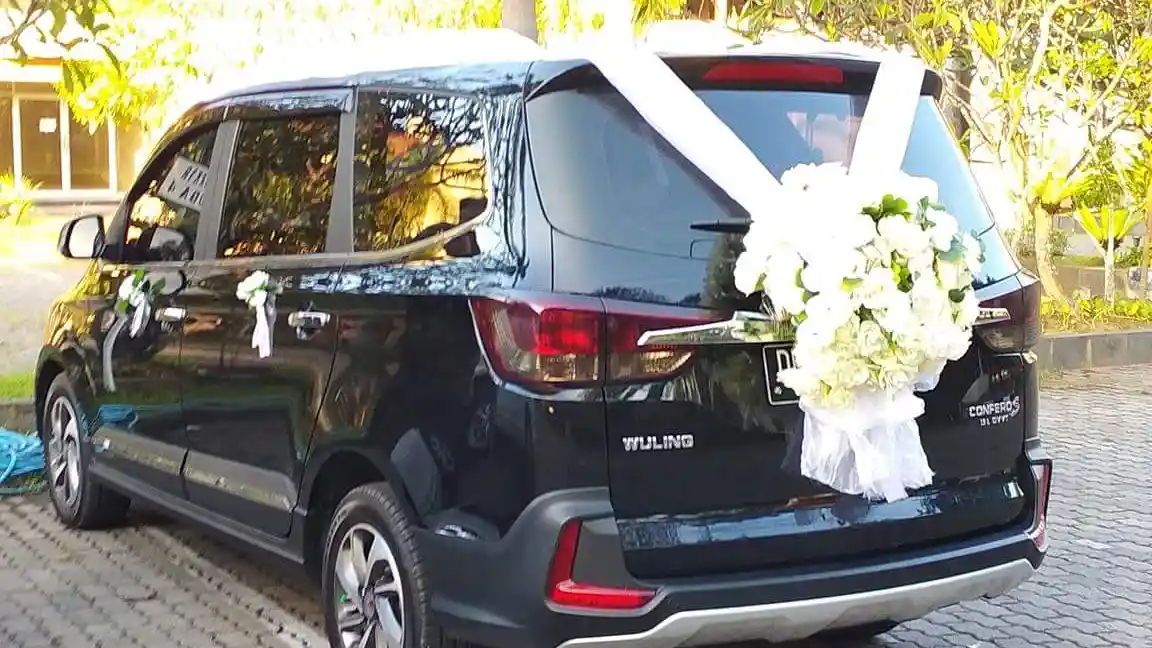 Foto - Wuling Confero Akhirnya Dipakai Sebagai Mobil Pengantin
