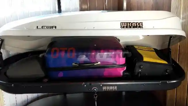 Foto - Viral Pengendara Avanza Veloz Kena Tilang Karena Roofbox, Ini Faktanya