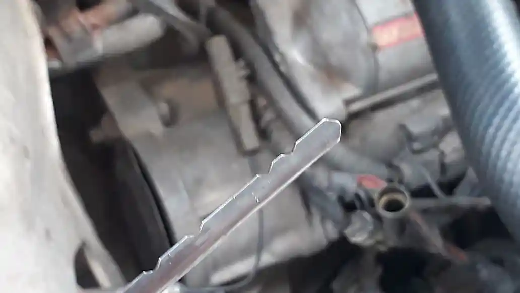 Foto - Hanya 5 Menit, Cek Seluruh Cairan yang Ada Di Ruang Mesin Sebelum Berangkat Mudik