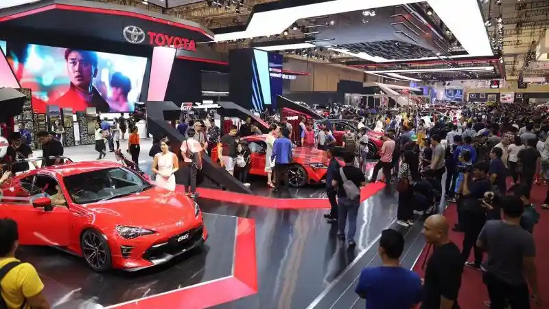 Foto - Tips Membeli Mobil Baru di Pameran Otomotif, Apa Saja Yang Dibutuhkan?