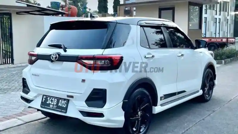Foto - Menggiurkan, Modal Rp 10 Jutaan Bisa Memboyong Toyota Raize Bekas Tahun 2022