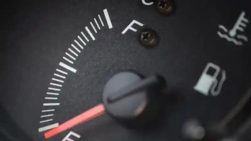 Foto - Mobil Mogok Karena Kehabisan BBM, Komponen Ini Bisa Kena Imbasnya