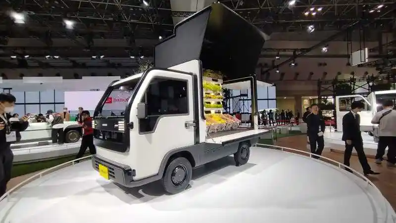 Foto - Daihatsu Pamerkan Lima Mobil Konsep Masa Depan di Japan Mobility Show 2023