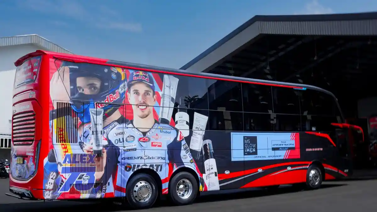 Foto - PO Juragan 99 Trans Kenalkan Bus Berlivery Gresini Racing