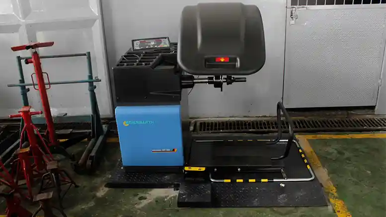 Foto - Fuso : Layanan Truck Center di Bekasi, Pengemudi Dapat Layanan Istimewa